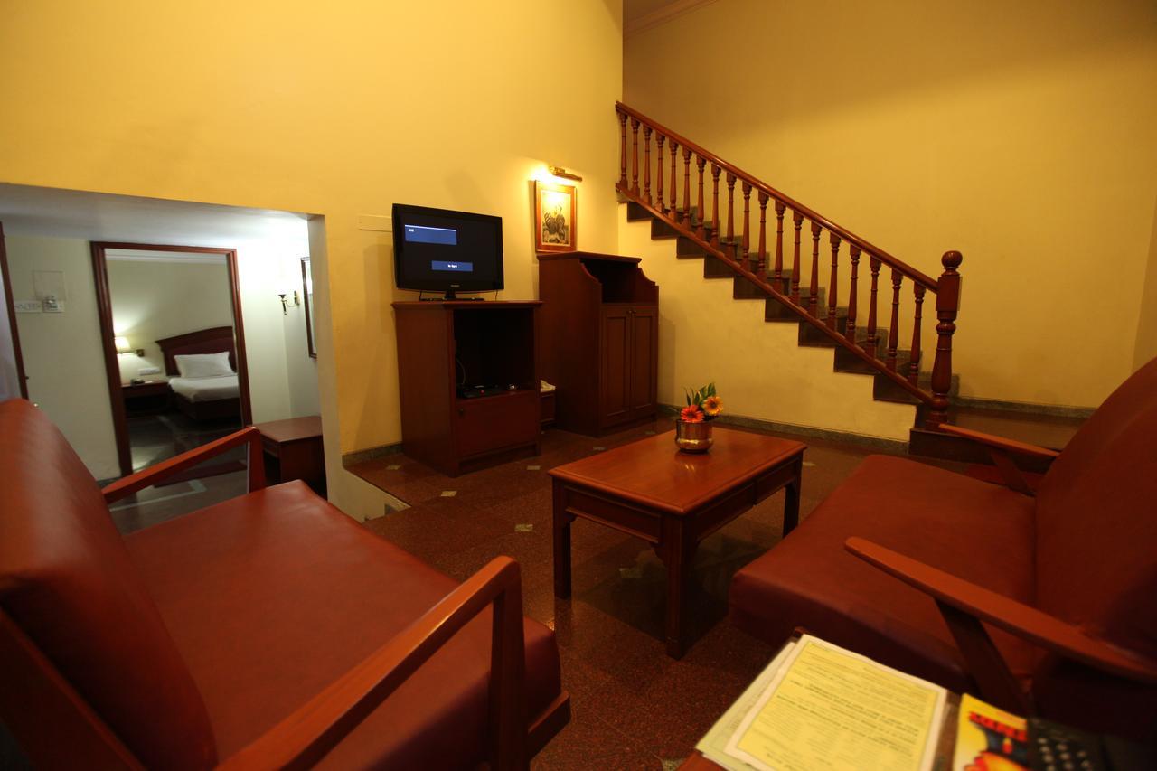 New Woodlands Hotel Ченнаї Екстер'єр фото